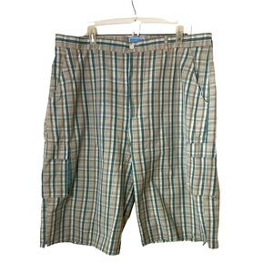 BLUE OCEAN MENS CASUAL SHORTS. SIZE 42” WAIST, 4 POCKETS IN FRONT, 2 IN BACK.